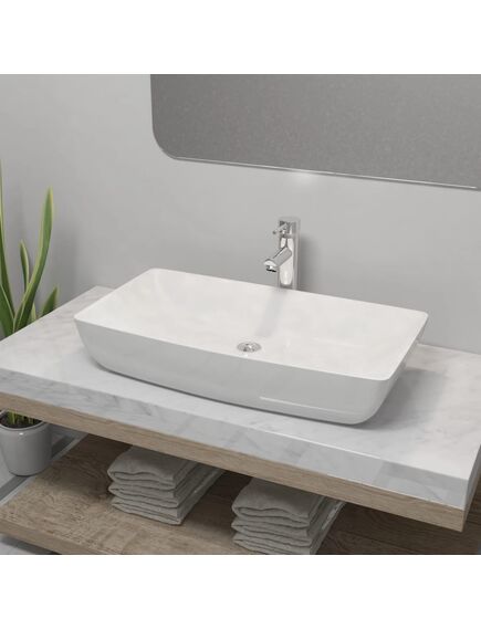 Lavello bagno con miscelatore in ceramica rettangolare bianco